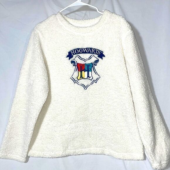 Fuzzy Hogwarts  sweater - Picture 1 of 11